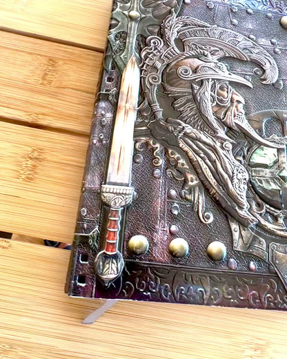 "Kronika Wojownika - Zápisník s motívom rytiera", notes s možnosťou personalizácie gravírovaním na darček