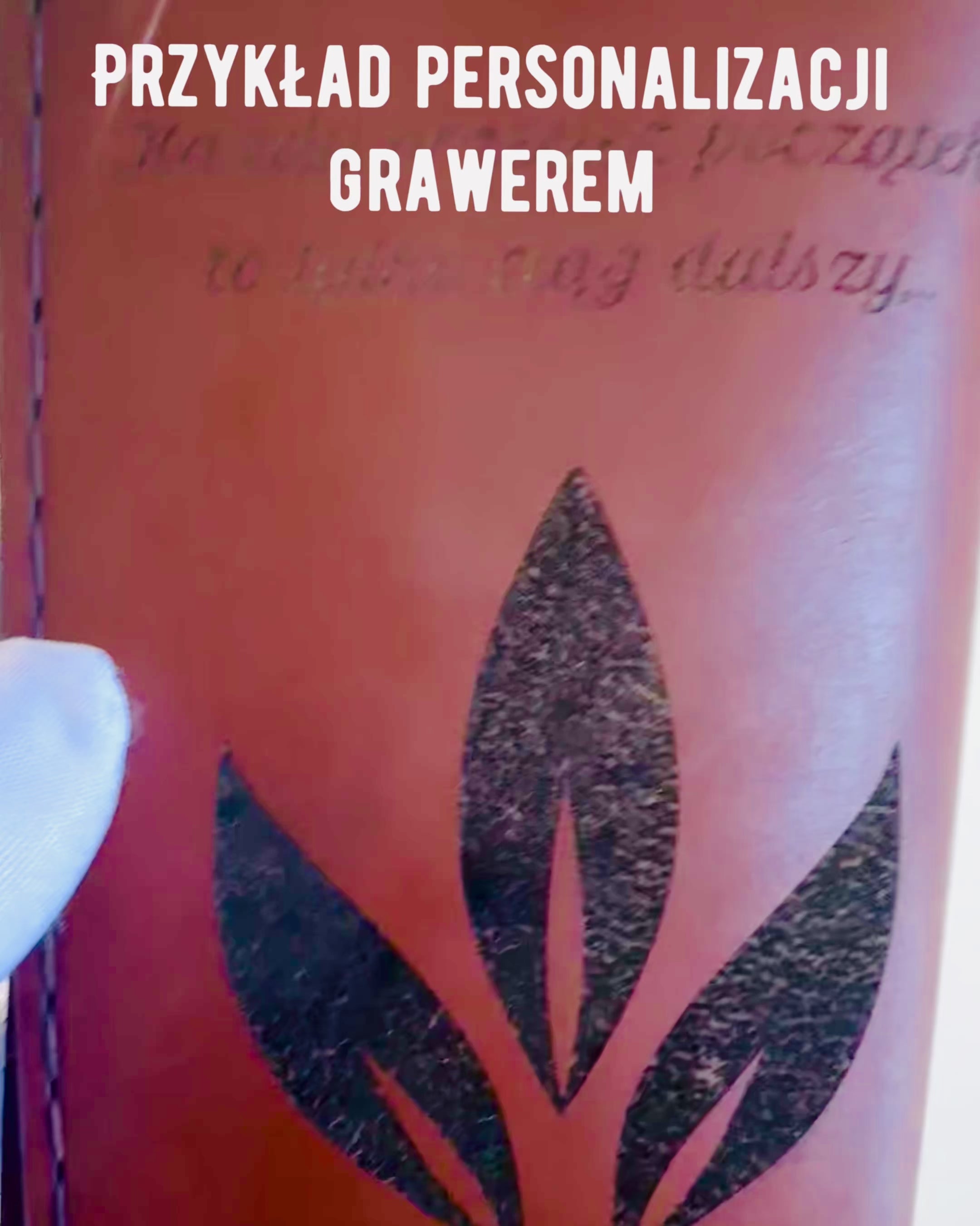 Puzdro "Cestovateľ" - Kožené puzdro na pas, personalizácia gravírovaním - 2 farebné varianty