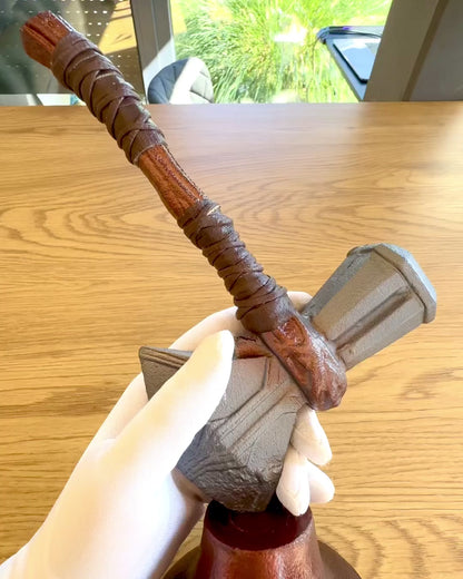 Storm Relic – dekoratívne kladivo so základňou, 26 cm, ručne vyrobené, možnosť personalizácie gravírovaním na darček