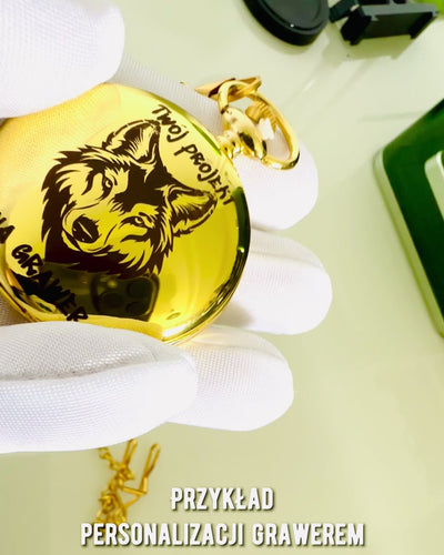 Vreckové hodinky v zlatej farbe v retro štýle s možnosťou gravírovania