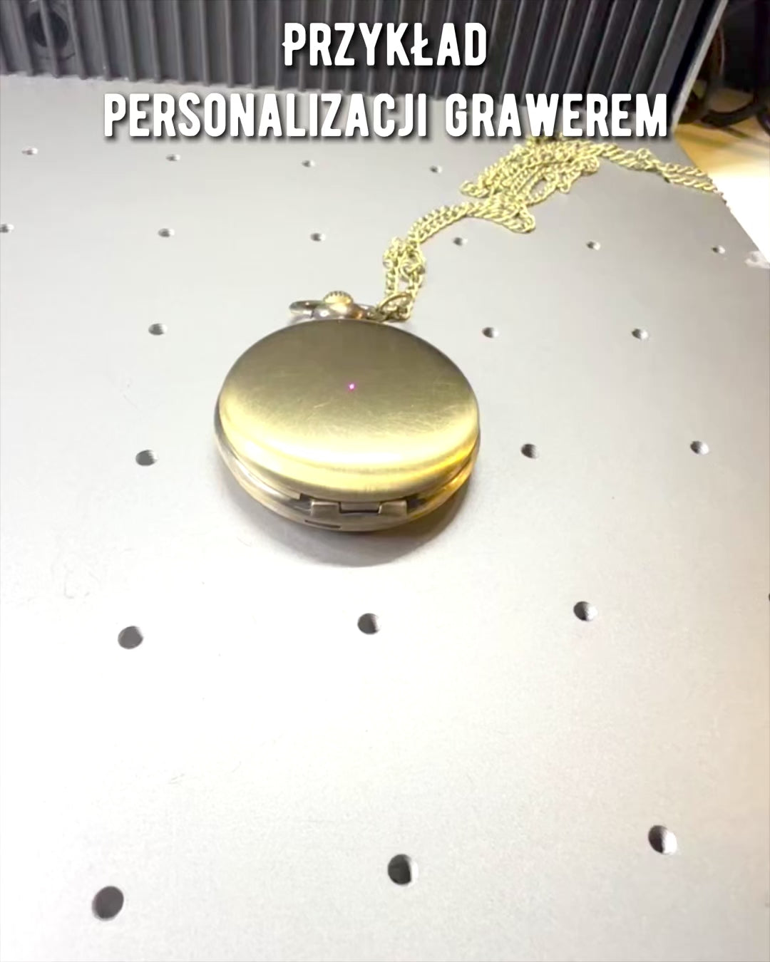 Vreckové hodinky v retro štýle s možnosťou personalizácie - brúsené zlato