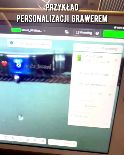 Pánsky náramok z PU kože a nehrdzavejúcej ocele s možnosťou gravírovania – Dostupný v dvoch farebných variantoch