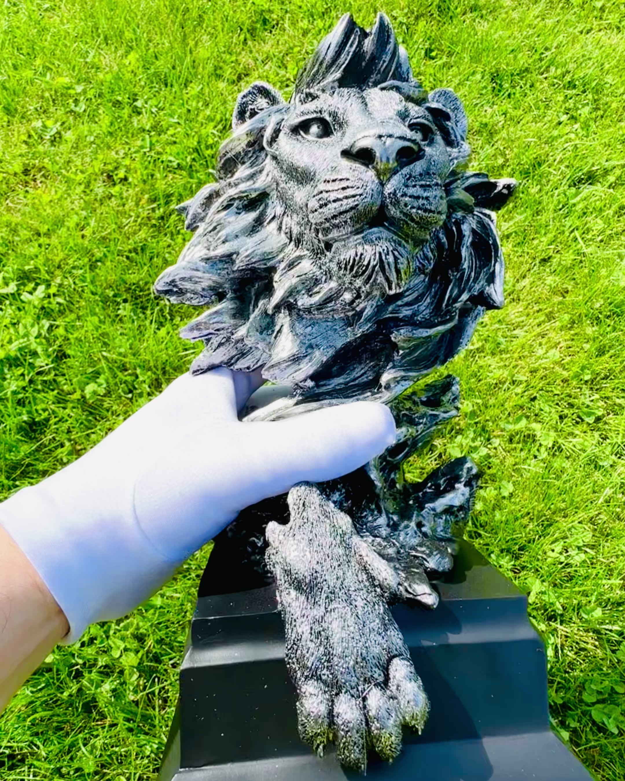 Kráľ Džungle Lev - Majestátna Soška Leva - strieborná farba, možnosť personalizácie na darček
