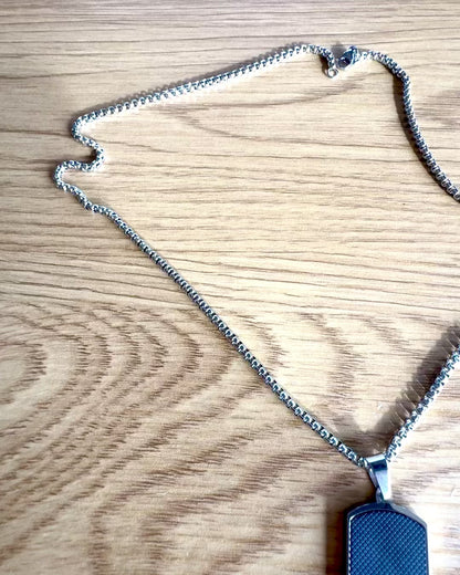 Pánsky náhrdelník Dog Tag „SteelVision“ – nehrdzavejúca oceľ, 15 variantov, personalizácia gravírovaním