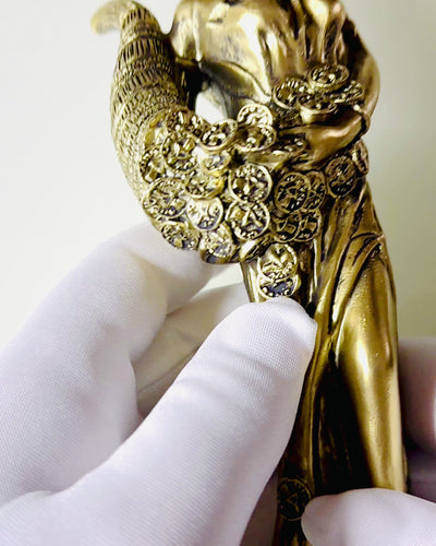 "Socha Bohyne Abundancie" - Dekoratívna Živicová Socha Šťastia do Domu a Kancelárie