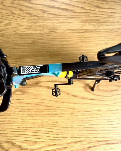 Miniatúrny model triatlonového bicykla „SpeedStorm 1.2“ personalizácia gravírovaním na darček