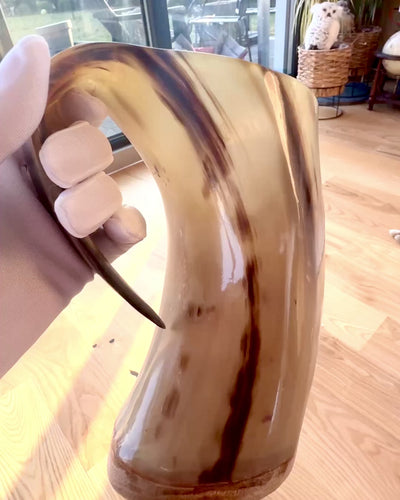 Kompaktný, 350 ml, Džbán Vyrezávaný Majstrovský kúsok s možnosťou personalizácie gravírovaním - 2 farebné varianty