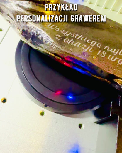 "Czarny Galop" - Elegantná Figúrka Koňa s Možnosťou Gravírovania