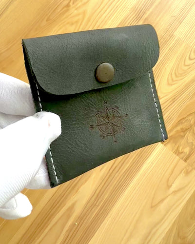 Puzdro na vreckové hodinky alebo kompas Cestovateľ - možnosť personalizácie gravírovaním