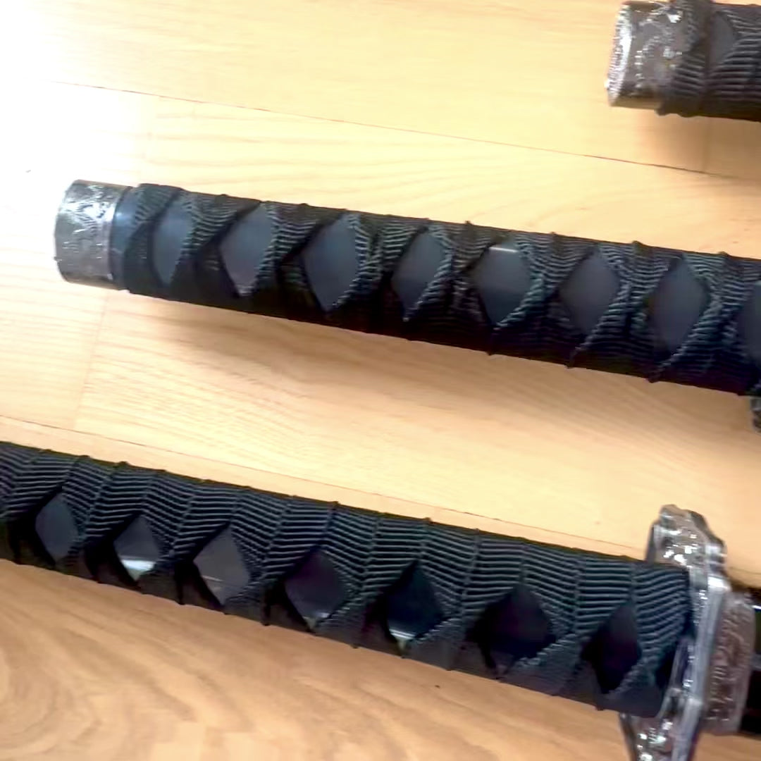 Súprava 3 samurajských mečov na stojane s možnosťou personalizácie gravírovaním