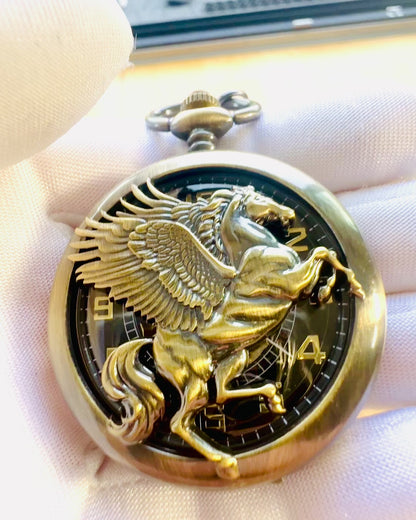 Vreckové hodinky "Equus Tempus" - Farba: Medená, s motívom koňa, možnosť personalizácie gravírovaním