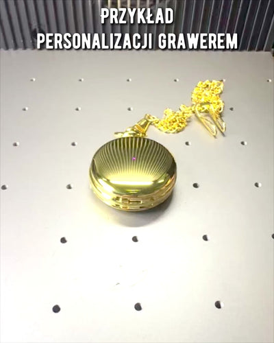 Klasické vreckové mechanické hodinky s dvojitým krytom, manuálne, zlatá farba, s gravírovaním