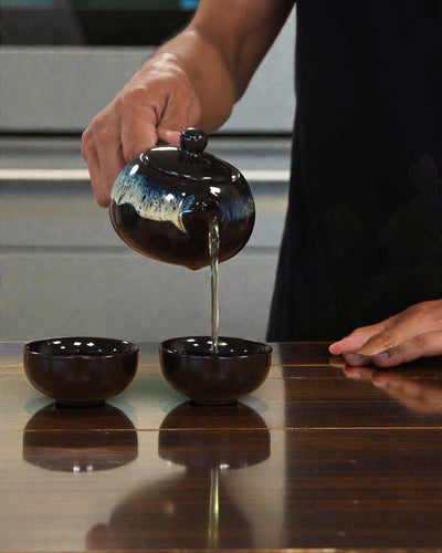 Čierna glazúra – malá čajová súprava s 2 šálkami