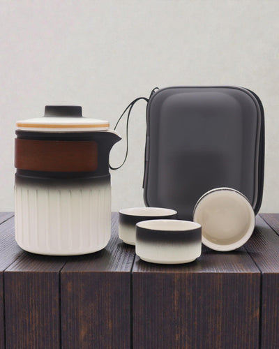 Cesta troch priateľov – Turistická keramická súprava s čajníkom a 3 hrnčekmi