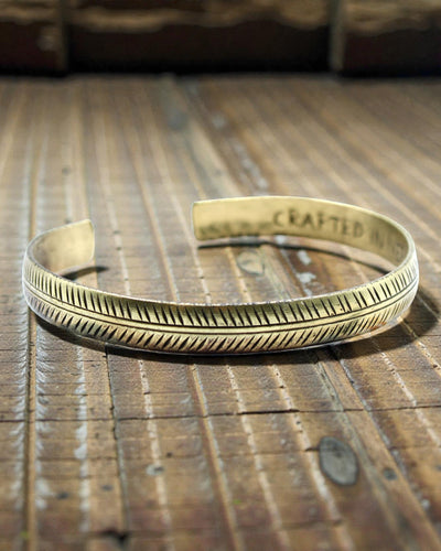 Tibetský mosadzný náramok Jemná príroda – Úzky list