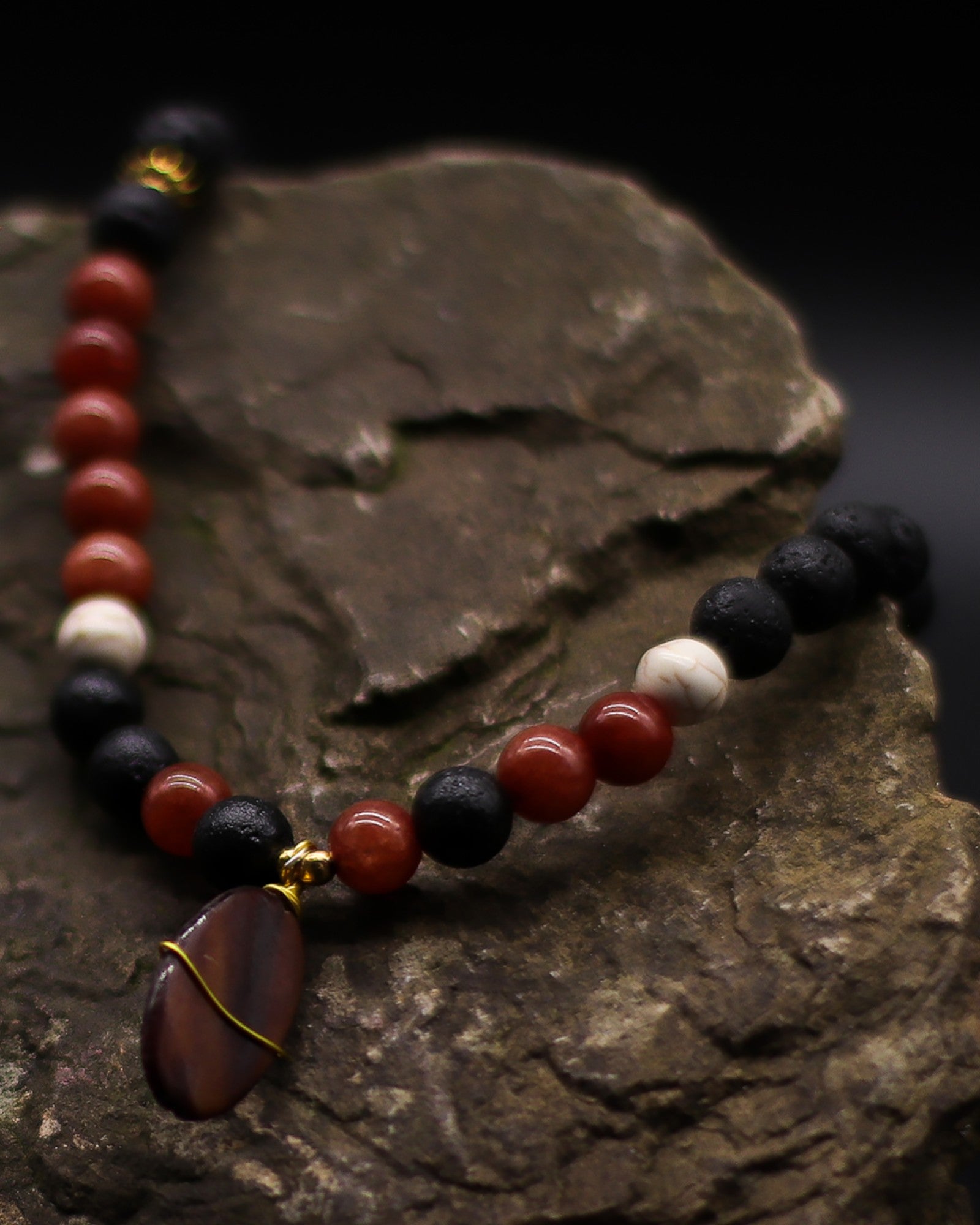 Náhrdelník Esencia sopky – Ochrana