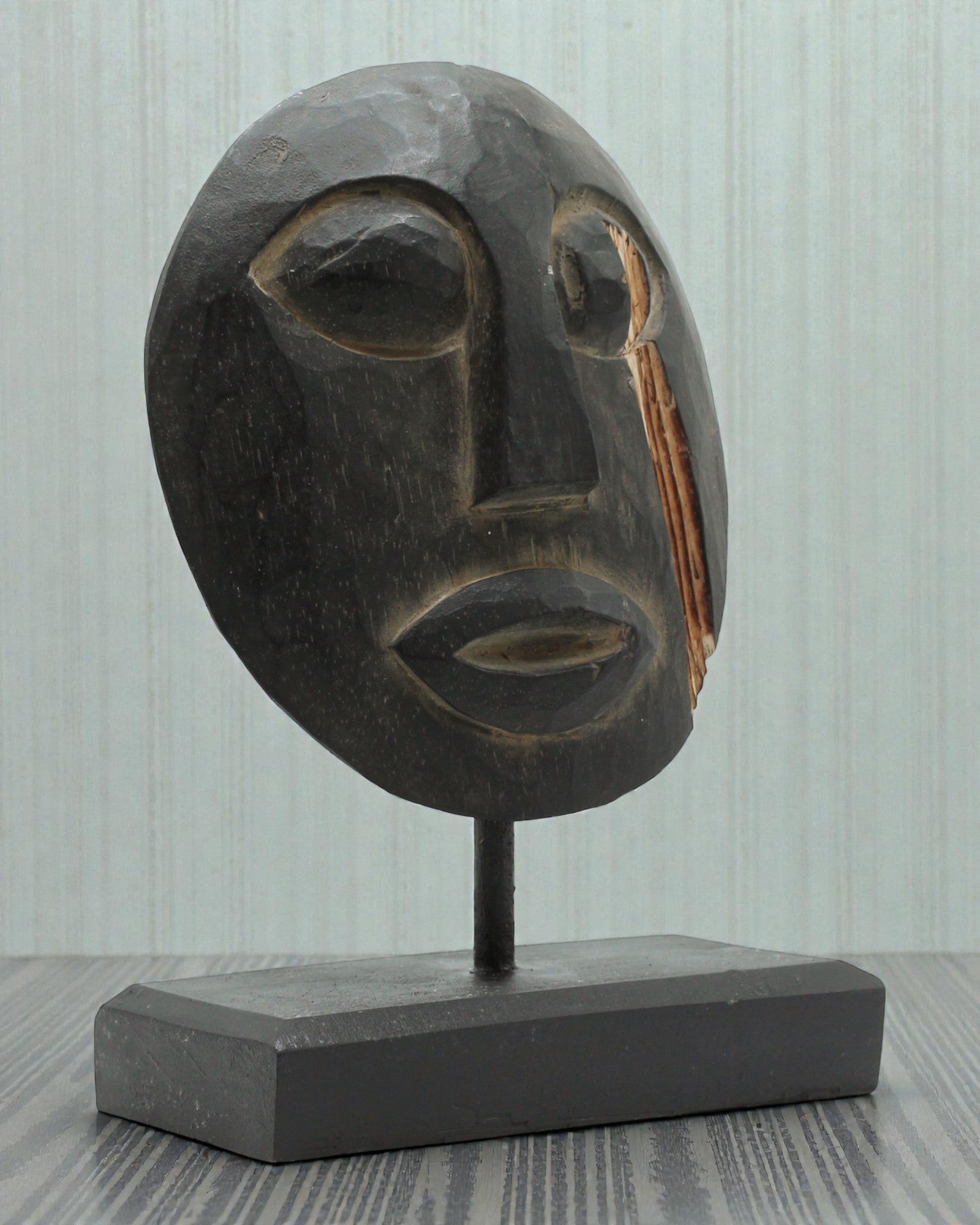 Timorská maska Strážca predkov 27x20 cm – čierna